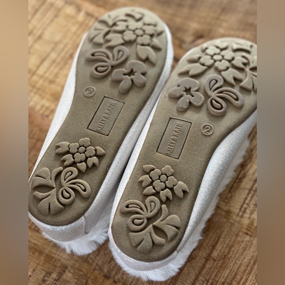 Silver Sparkly Faux Fur Slippers - Picture 5 of 5